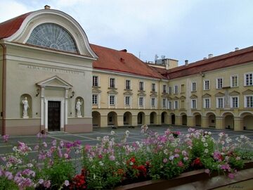 Большой двор Вильнюского университета